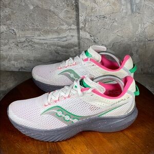 Saucony Kinvara White Green Pink Athletic Running Shoes